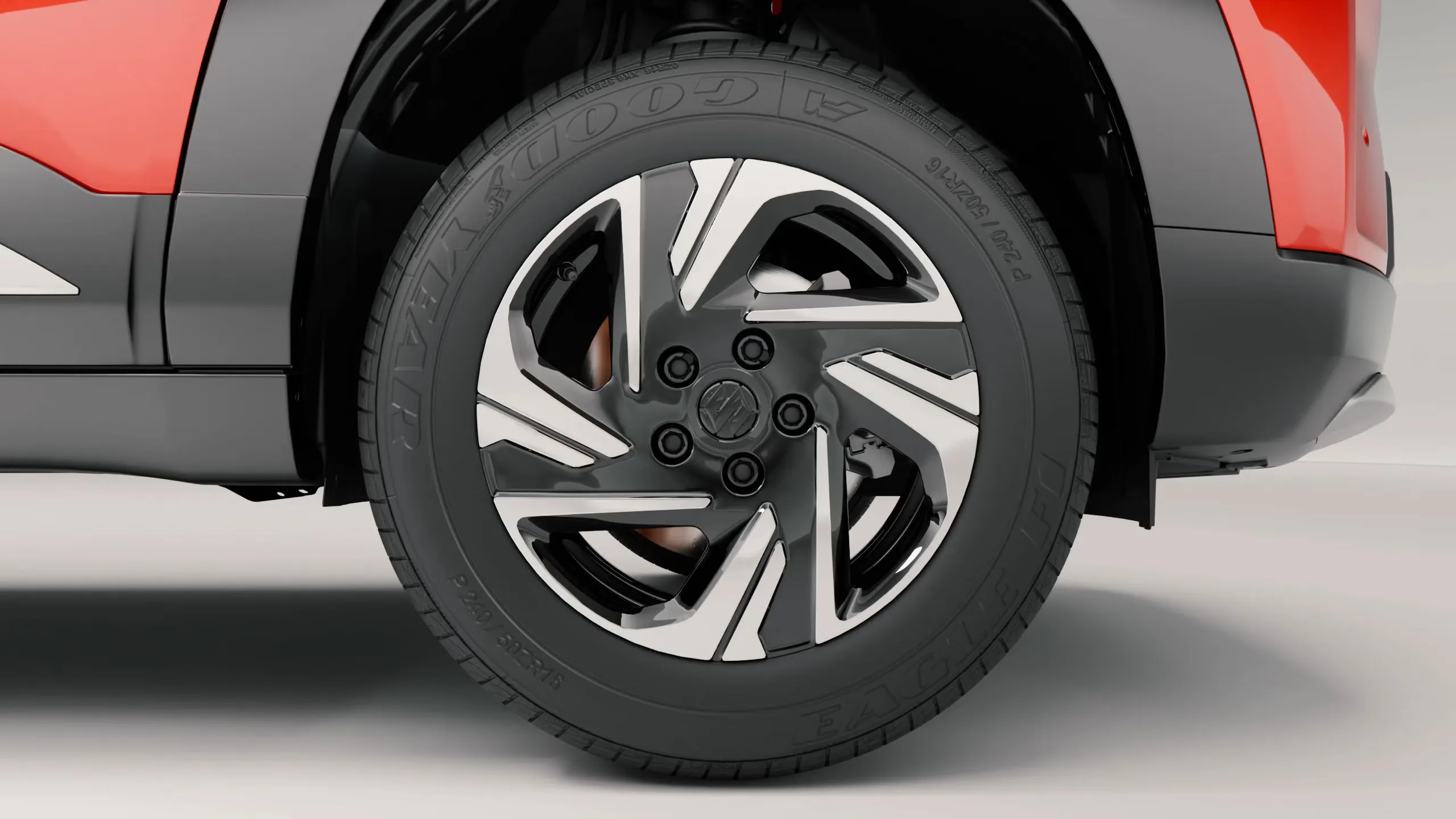 Precision-Cut Dual-Tone Alloy Wheels